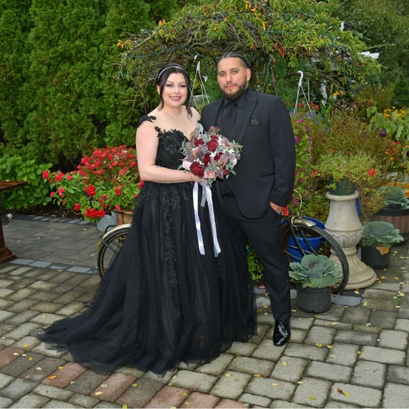 Meet your Posher, Amanda - Picture 4 of 6